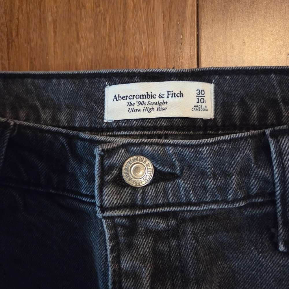 Abercrombie & Fitch Ultra High Rise Jeans